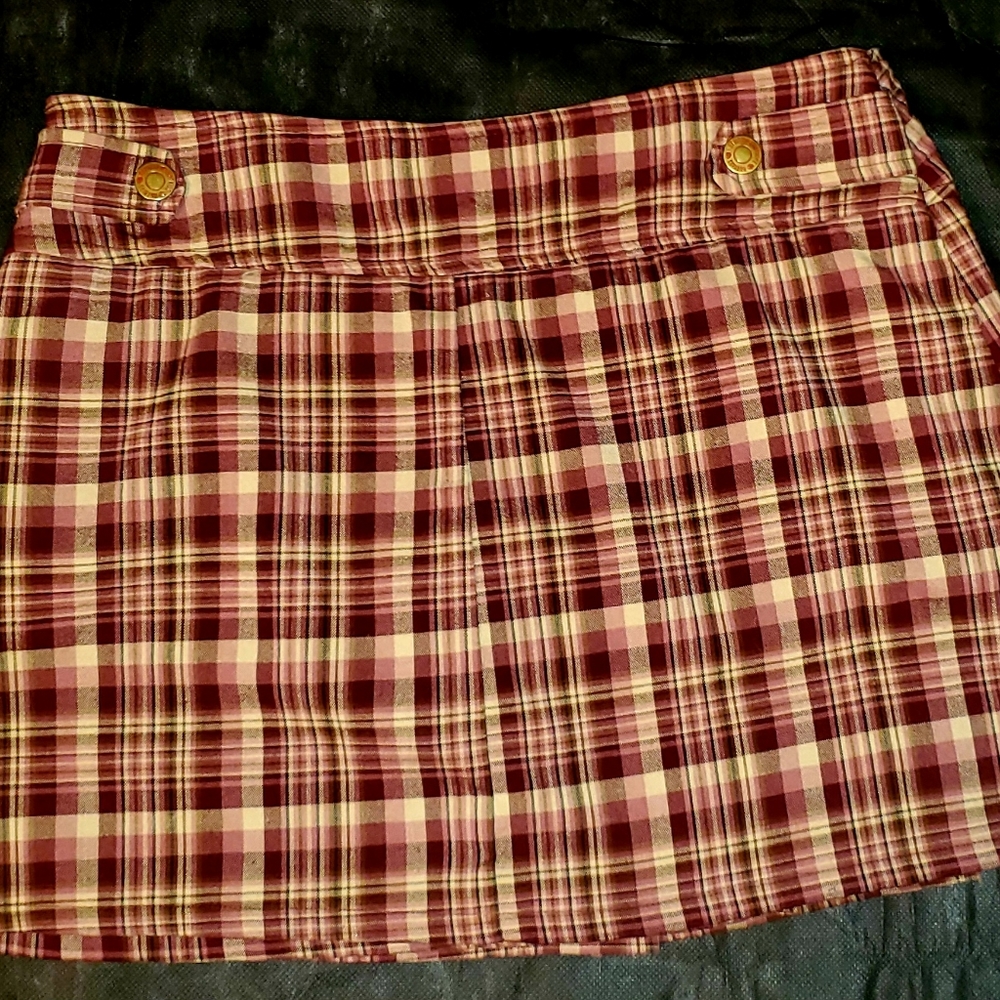 Hot Kiss ,Size 5 pleated, wrap around skort